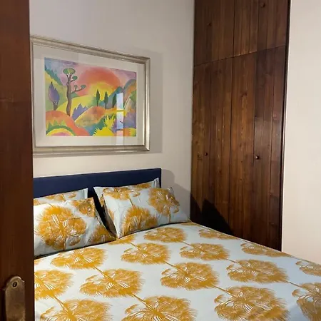 Aurora- In Centro Apartment *